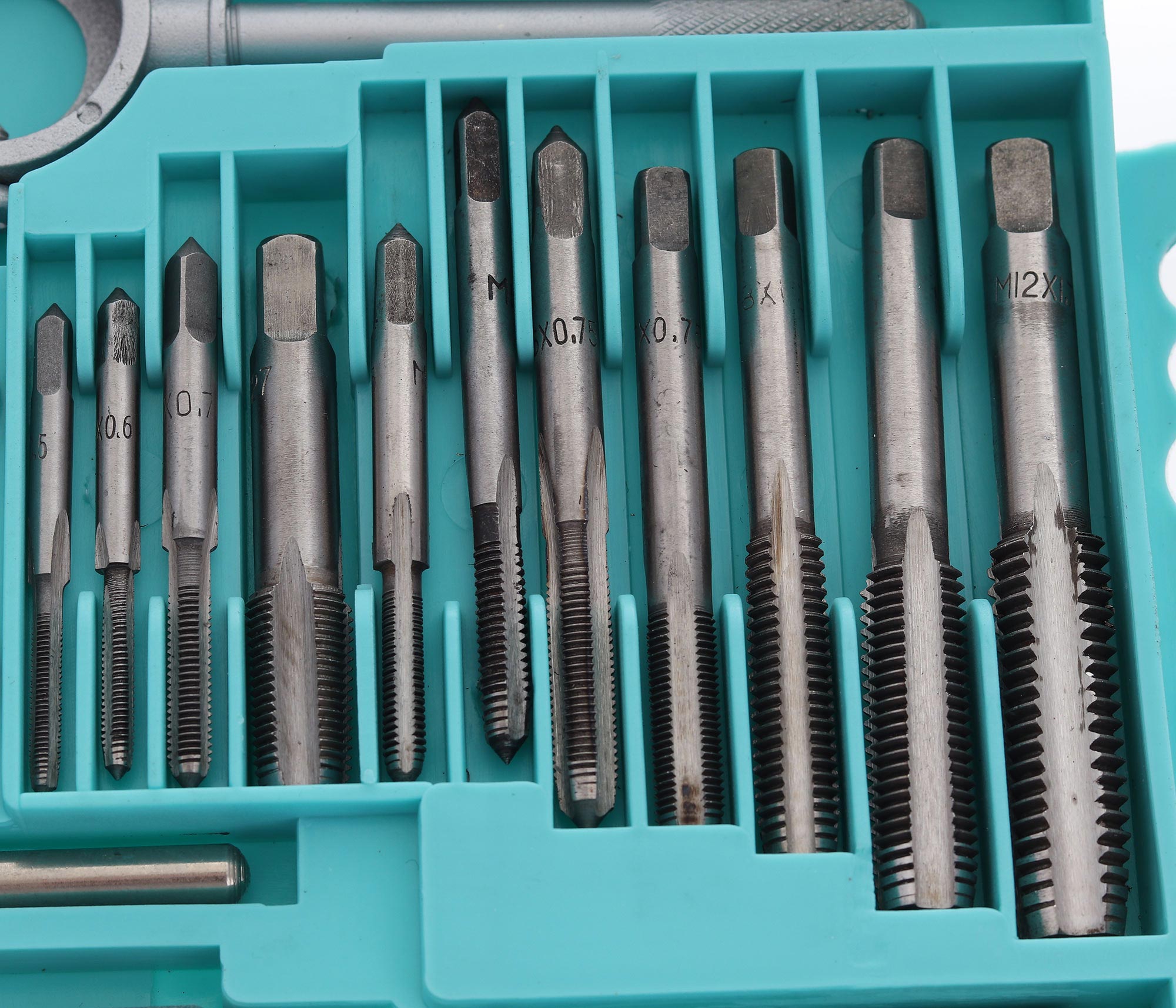 Sada závitníků a matric Technic SK1894