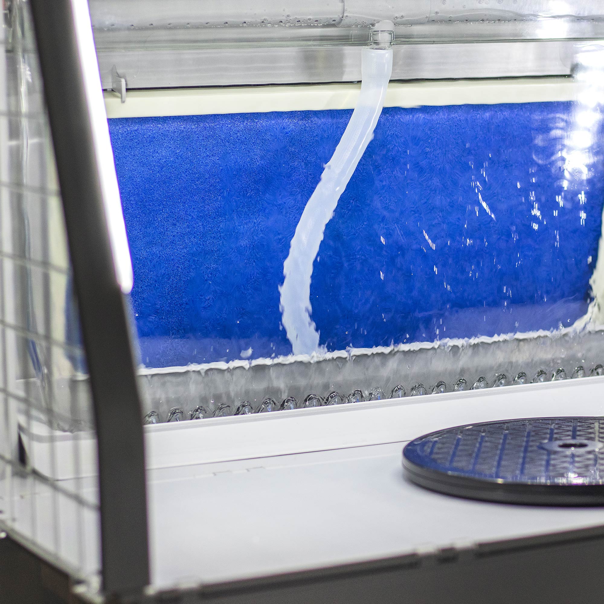 Modelovací kabina - Stříkací box HS-E600 - s osvětlením LED, s ventilátorem, rotačním stojanem a vodní clonou - pro airbrush modeláře