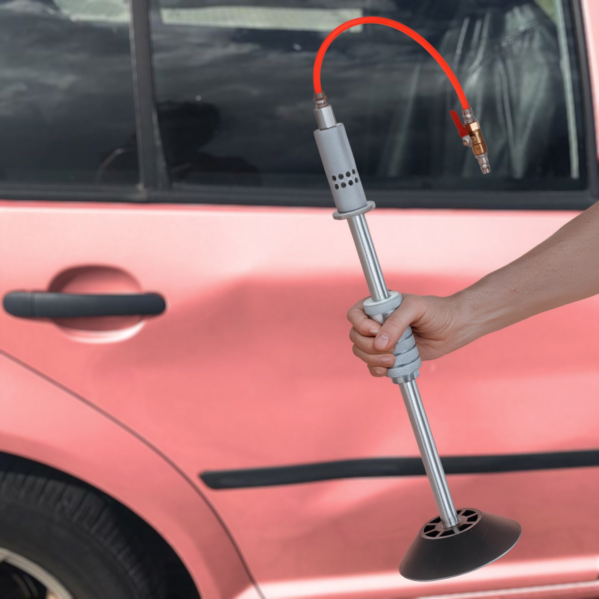 Sada pro pneumatické vytahování promáčklin z karoserie automobilů, setrvačné kladivo
